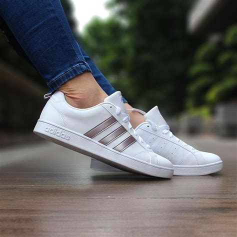 Adidas mujer .